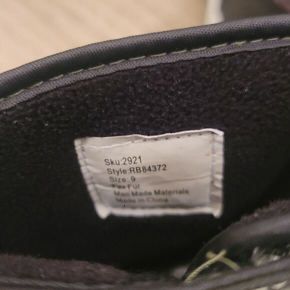 Toddler boy boots with velcro size 9 💚 - Picture 9 of 10